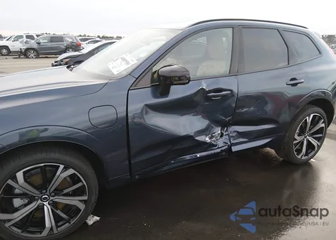 2025 Volvo Xc60 Plug-In Hybrid Ultra, T8 Awd Electric/Gasoline, Dark из США, поврежденный, VIN YV4H60RM3S1033673